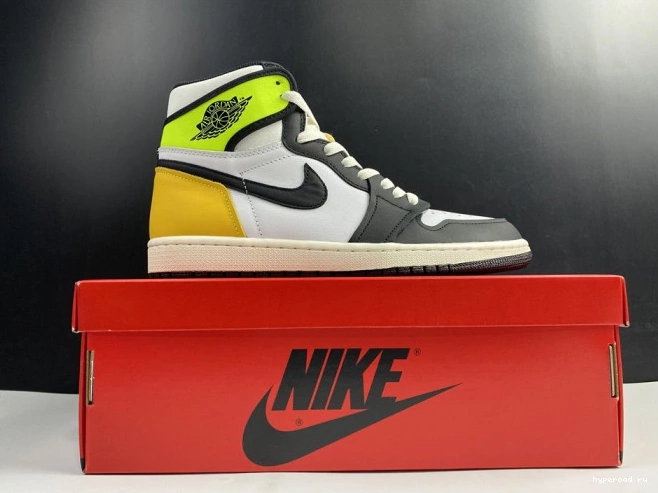 OG 555088-118 AIR HIGH 1 'VOLT GOLD' JORDAN RETRO 0830